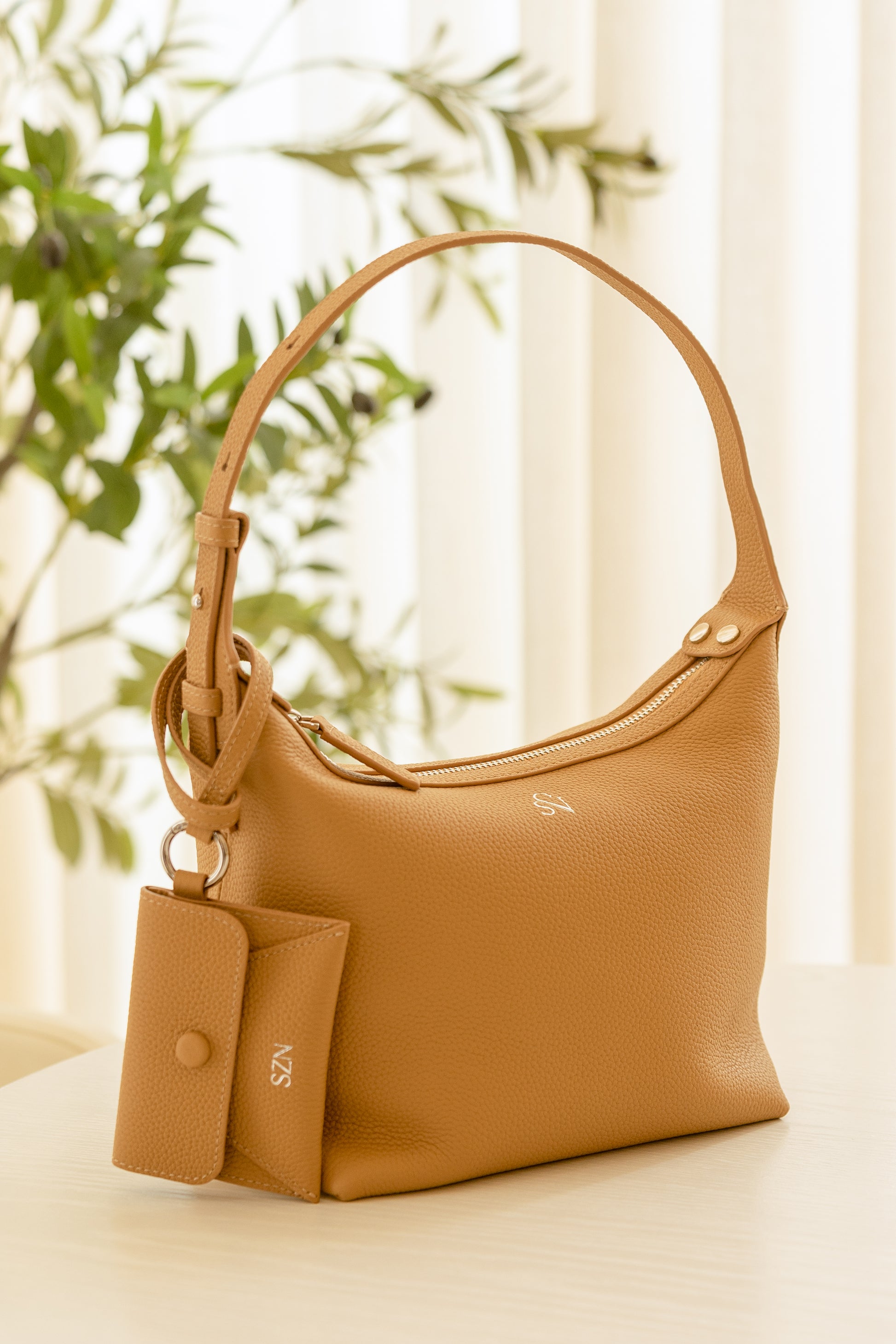 The Daily Signature in Truffle Taupe