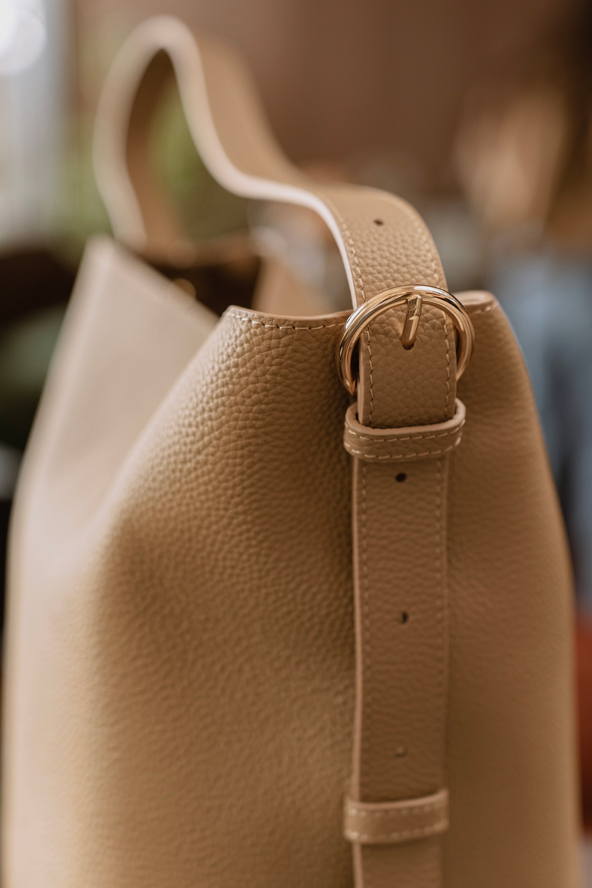 Noir Bucket in Mocha Ground