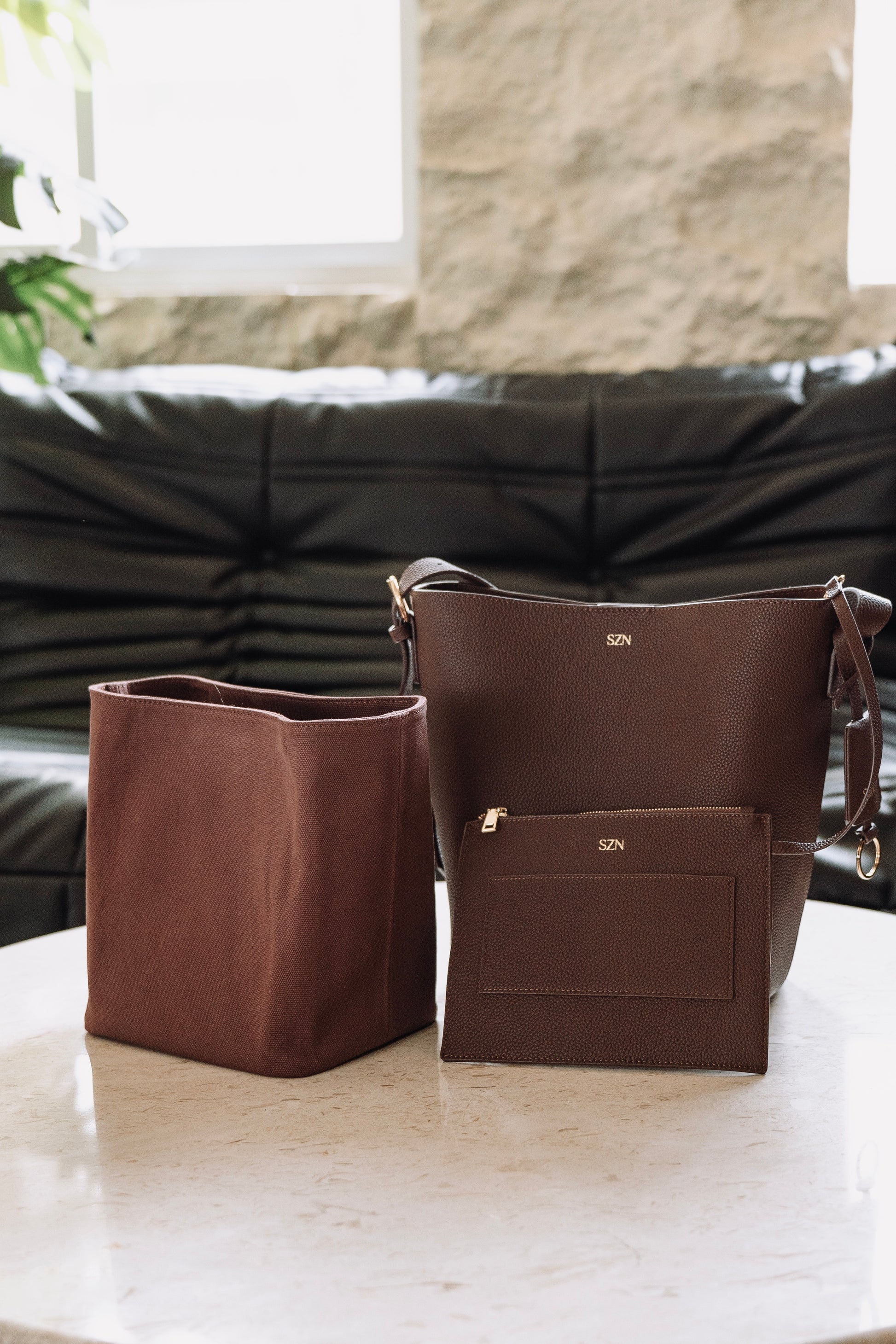 Noir Bucket in Mocha Ground