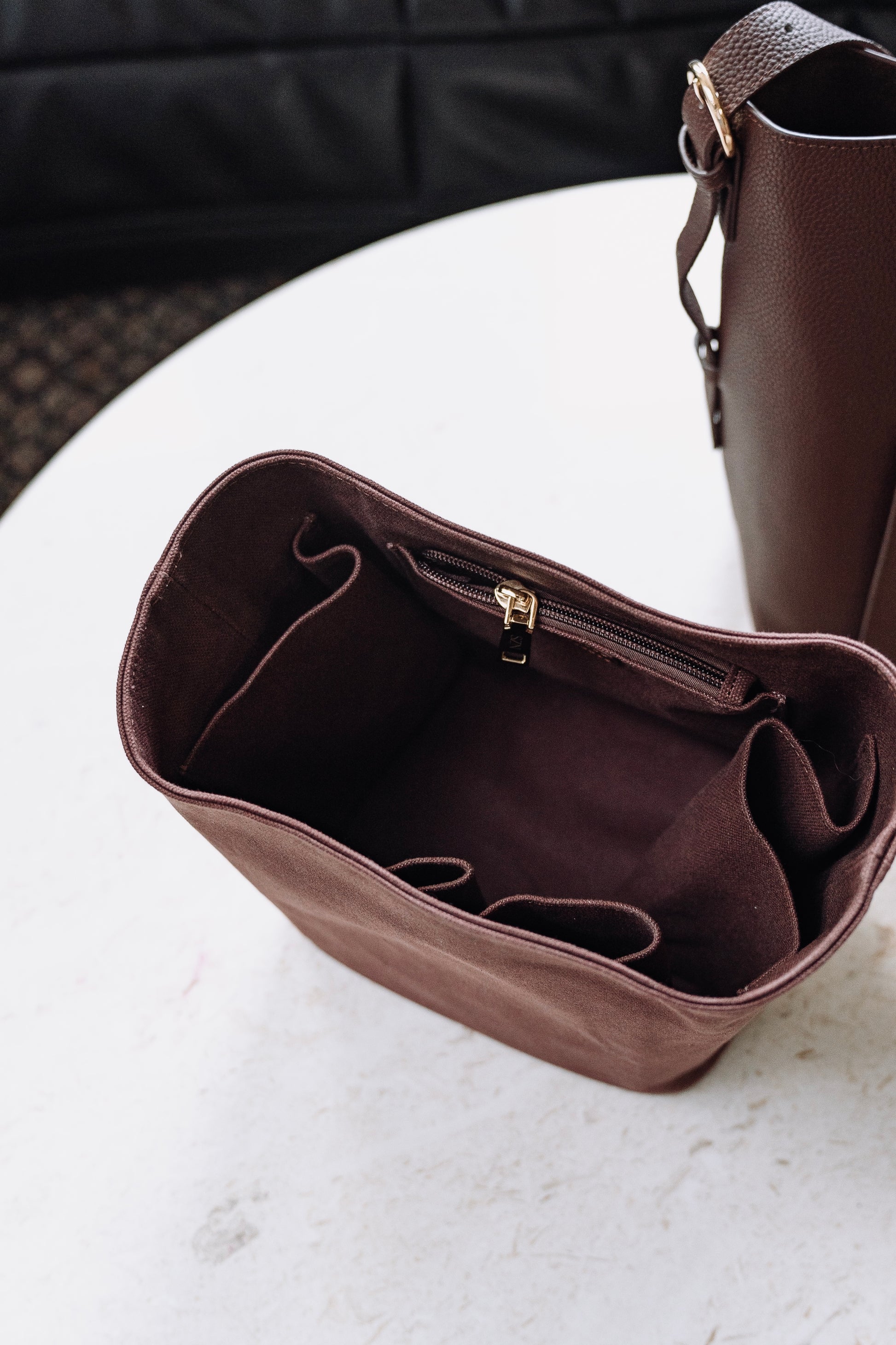 Noir Bucket in Mocha Ground
