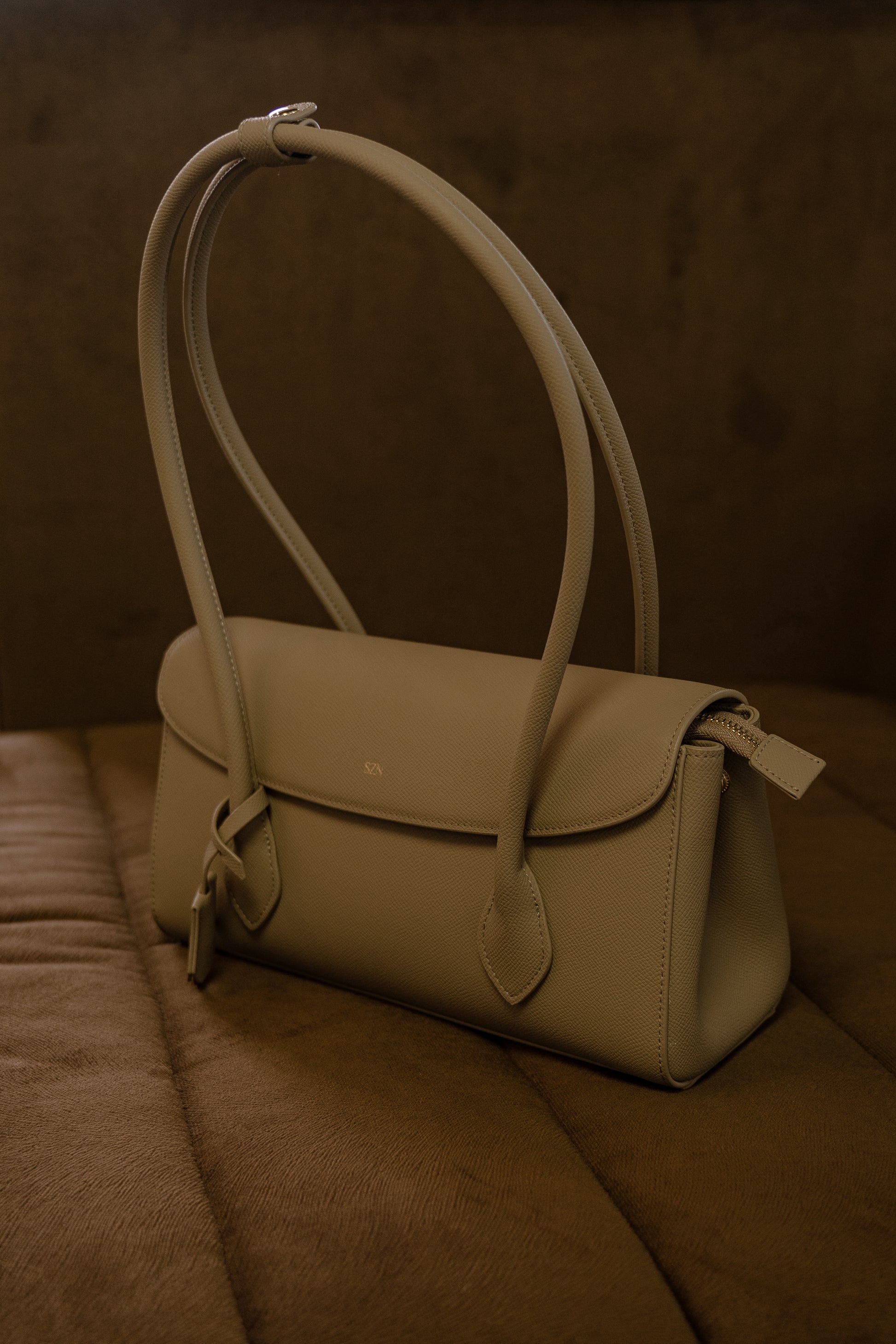 L'édition Baguette in Taupe
