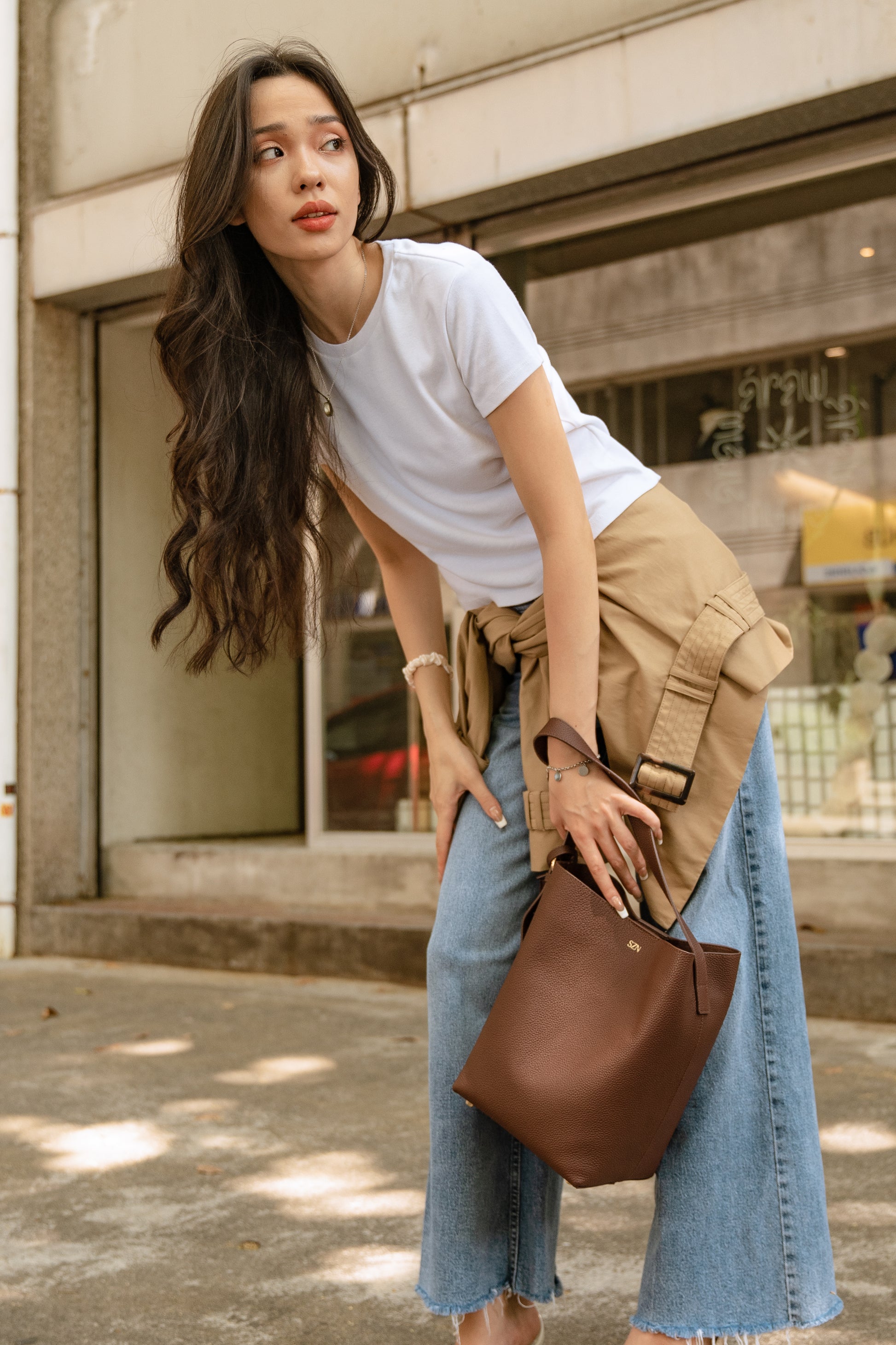 Noir Bucket in Mocha Ground